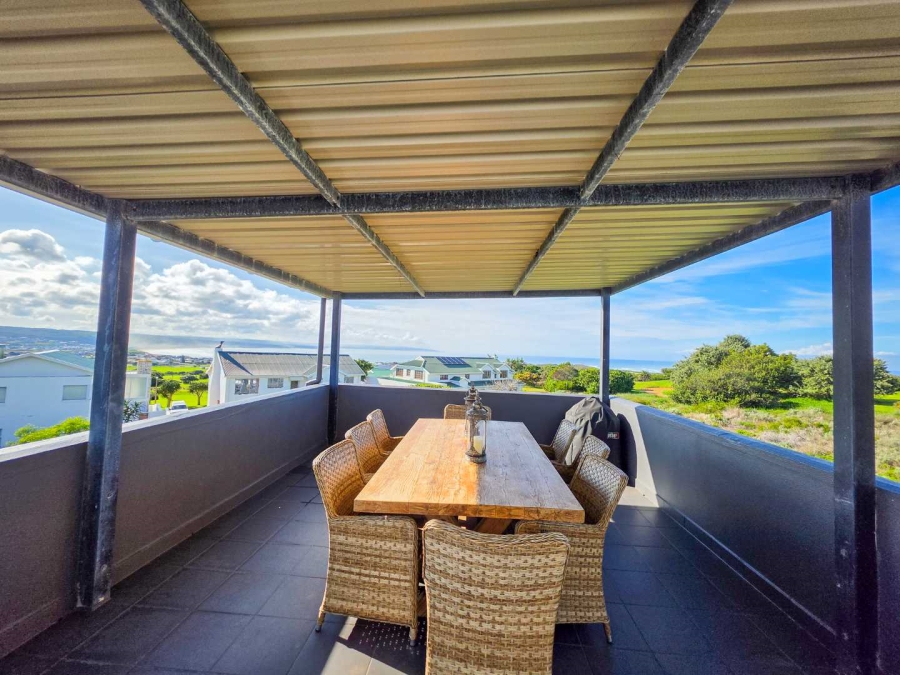 4 Bedroom Property for Sale in Stilbaai Wes Western Cape
